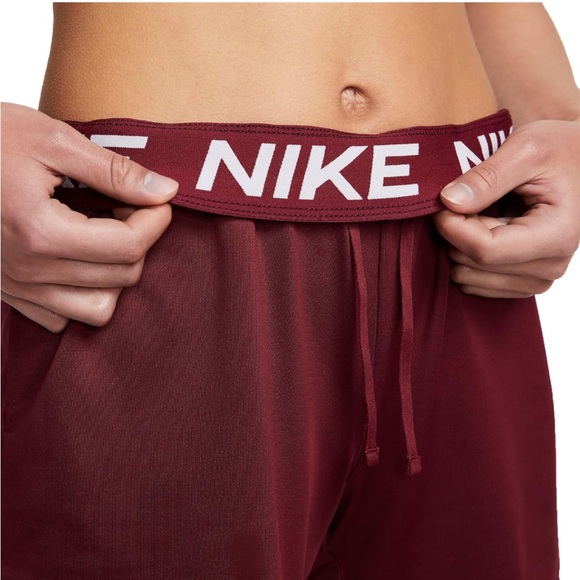 NWT Womens Nike 10k running shorts - Picture 4 of 4